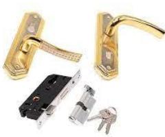 Bina evlərində  Çöl və Ev Qapılarının Zamok və ruckalarının dəyişdirilməsi.